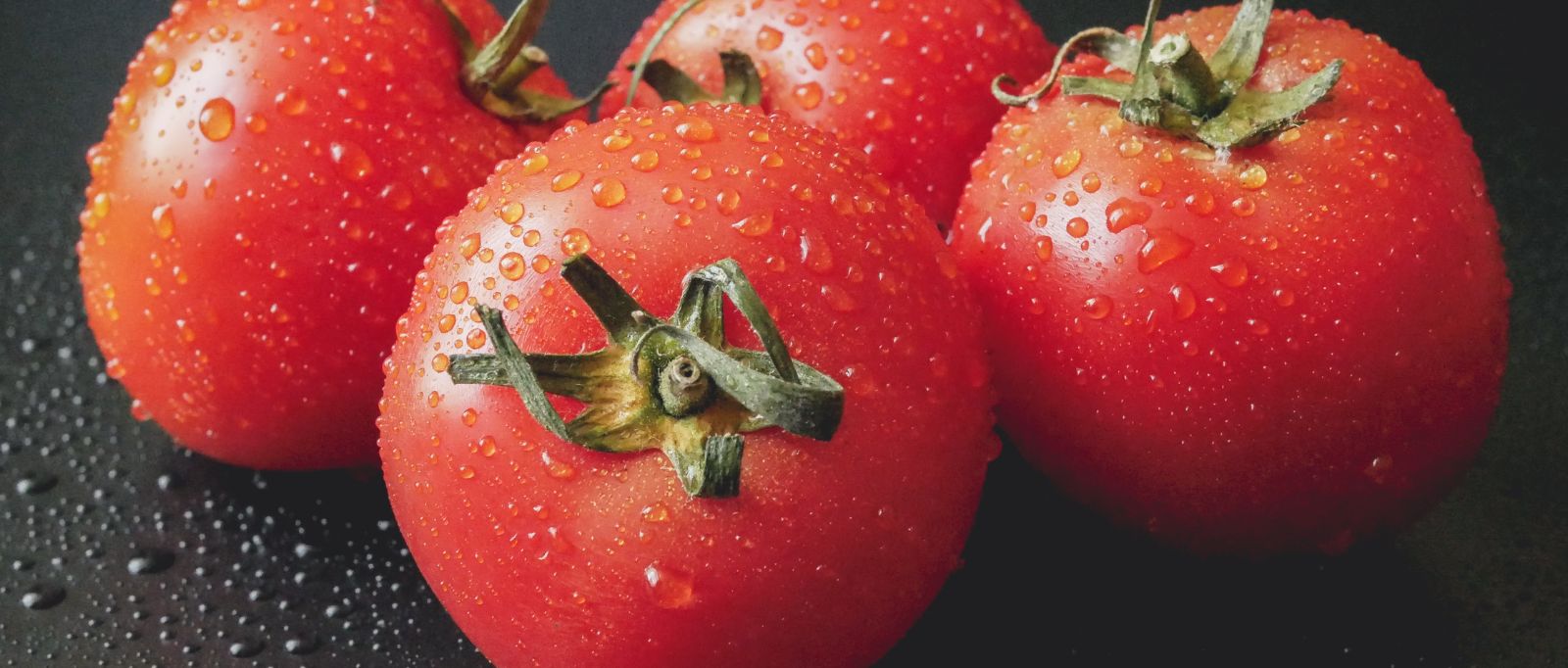 Pomidory są bogate w likopen, silny przeciwutleniacz, który może pomóc w ochronie przed rakiem prostaty.